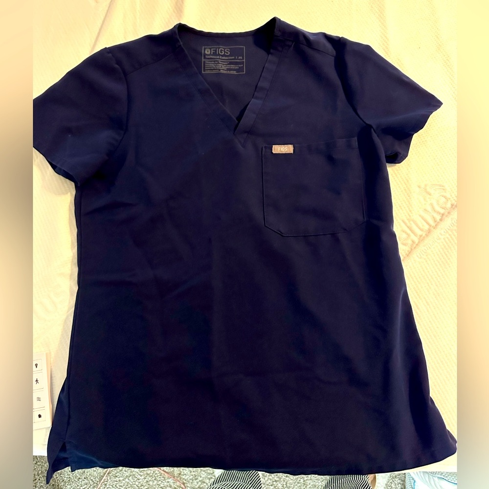 XS Wear Figs One Pocket Scrub Top